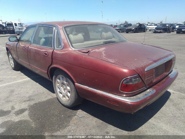 1999 JAGUAR XJ VIN: SAJHD1042XC869628