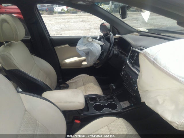 2016 KIA SORENTO SXL VIN: 5XYPKDA50GG096677