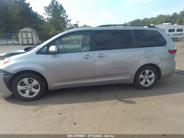 2015 TOYOTA SIENNA LE VIN: 5TDKK3DC9FS587572