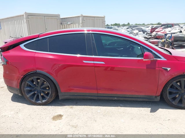 2019 Tesla Model X, VIN: 5YJXCBE25KF192256