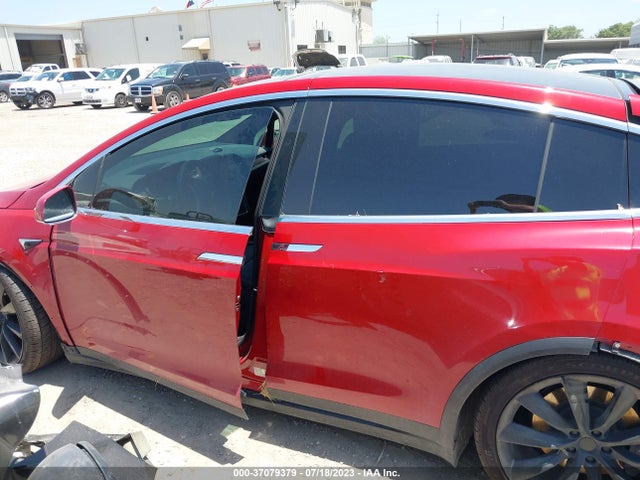 2019 Tesla Model X, VIN: 5YJXCBE25KF192256