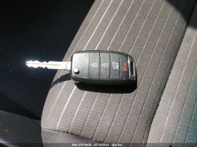 3KPFL4A73HE011985 KIA FORTE LX