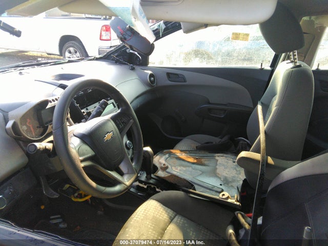 Chevrolet SONIC LS 2015 1G1JA5SH1F4114715 Image 5