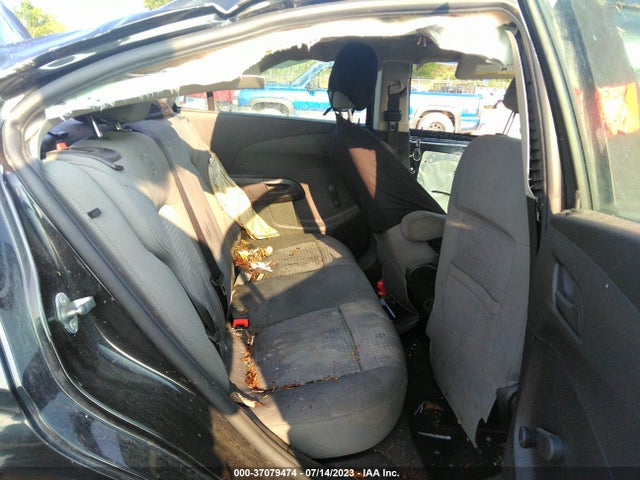 Chevrolet SONIC LS 2015 1G1JA5SH1F4114715 Image 8