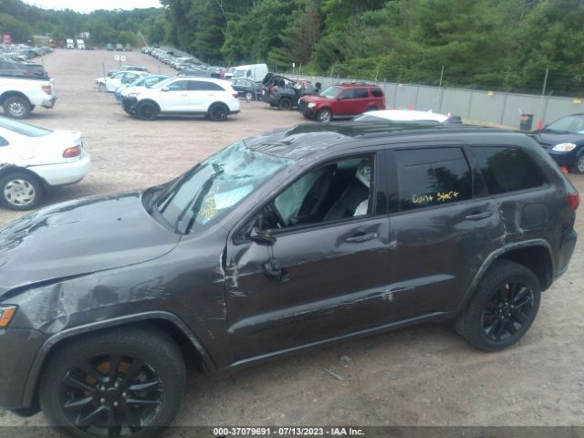 1C4RJFAG3JC124461 Jeep Grand Cherokee Altitude