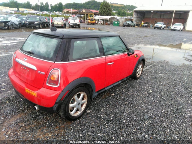 2009 MINI COOPER HARDTOP VIN: WMWMF33539TU74770