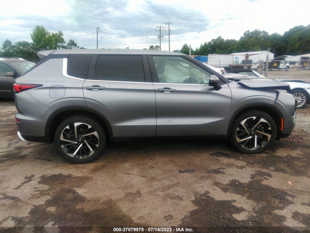 JA4J3UA89NZ011714 Mitsubishi Outlander Se