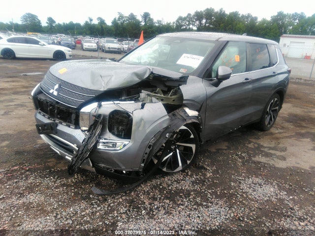JA4J3UA89NZ011714 Mitsubishi Outlander Se