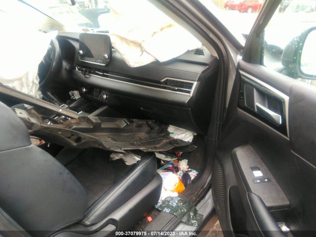 JA4J3UA89NZ011714 Mitsubishi Outlander Se