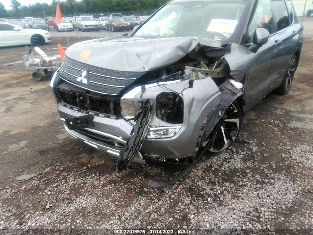 JA4J3UA89NZ011714 Mitsubishi Outlander Se