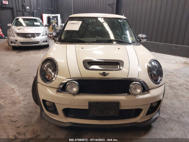2013 MINI COOPER HARDTOP S VIN: WMWSV3C57DTY29927