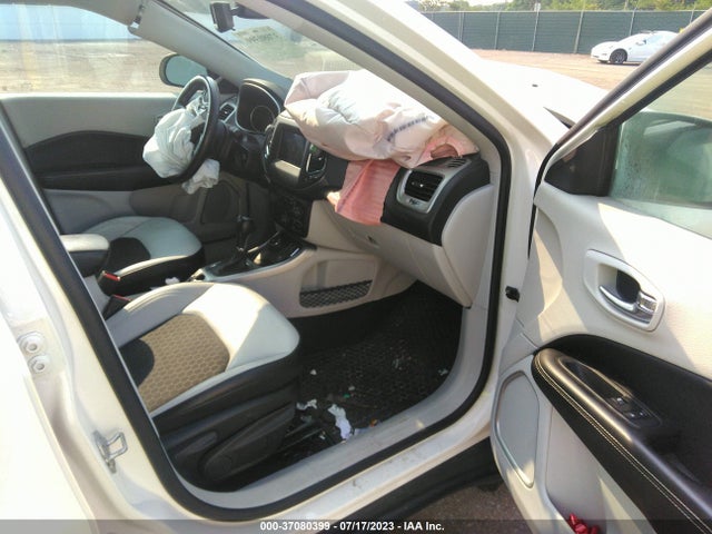 2019 JEEP COMPASS LATITUDE 4X4 VIN: 3C4NJDBB1KT668601