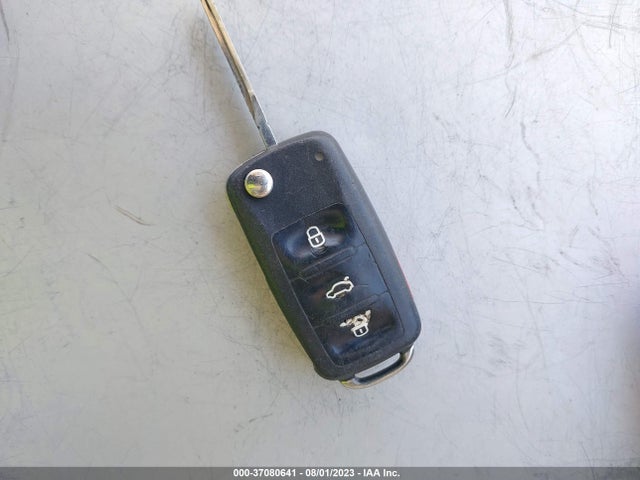 1VWAP7A32EC010937 Volkswagen PASSAT S
