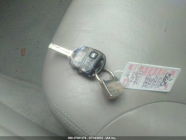 2003 LEXUS ES 300 VIN: JTHBF30G036012834
