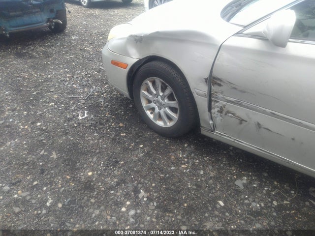 2003 LEXUS ES 300 VIN: JTHBF30G036012834