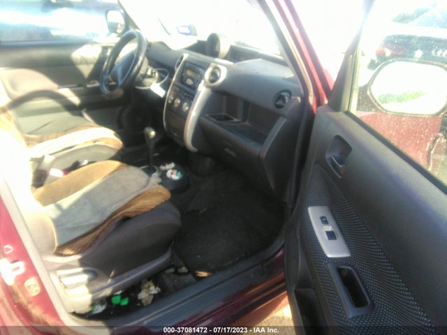 2005 SCION XB VIN: JTLKT324550172621
