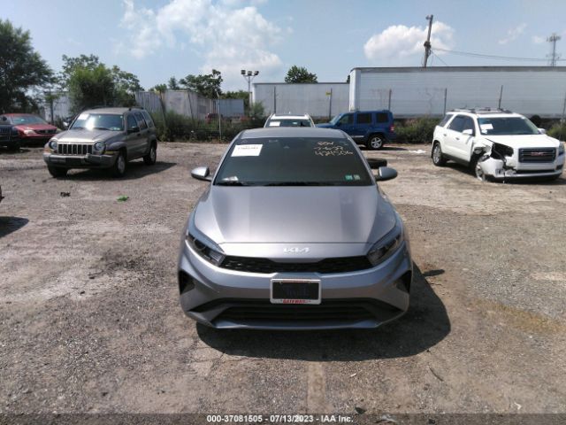 3KPF24AD8NE424506 KIA Forte Lxs