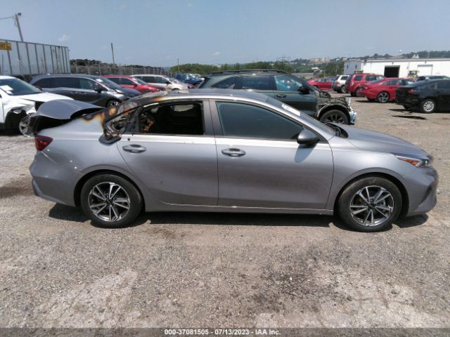 3KPF24AD8NE424506 KIA Forte Lxs