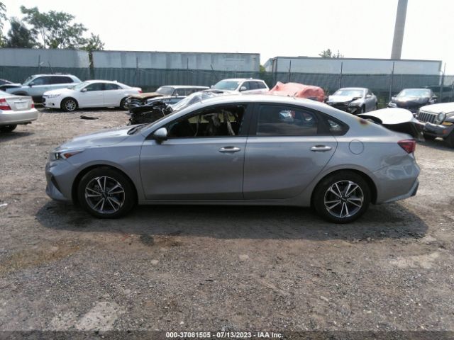 3KPF24AD8NE424506 KIA Forte Lxs