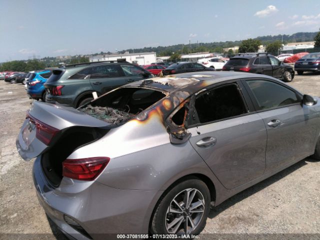 3KPF24AD8NE424506 KIA Forte Lxs