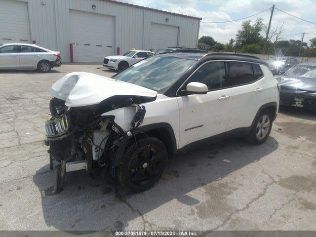 Jeep Compass Latitude 2018 3C4NJCBB4JT227442 Image 2