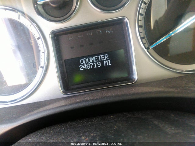 2009 CADILLAC ESCALADE VIN: 1GYFC53229R122535