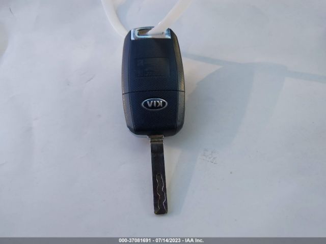 5XXGT4L38JG255255 KIA Optima S