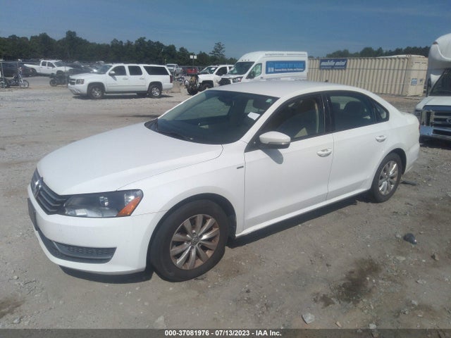 1VWAT7A33EC120987 Volkswagen Passat Wolfsburg Ed