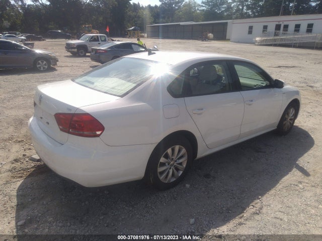 1VWAT7A33EC120987 Volkswagen Passat Wolfsburg Ed
