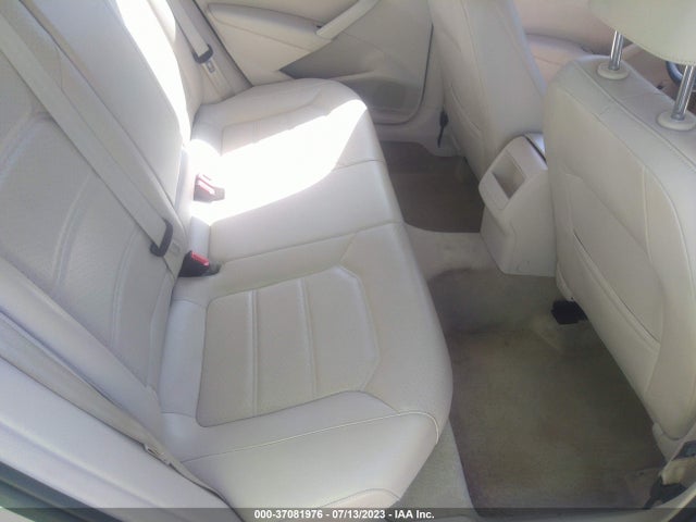 1VWAT7A33EC120987 Volkswagen Passat Wolfsburg Ed