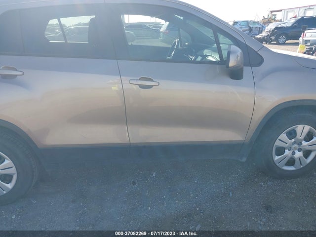 Chevrolet TRAX LS 2018 3GNCJKSB6JL228407 Image 13