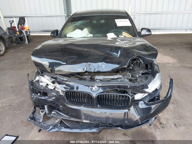 BMW 328i Xdrive 2016 WBA8E3G54GNU02153 Image 12