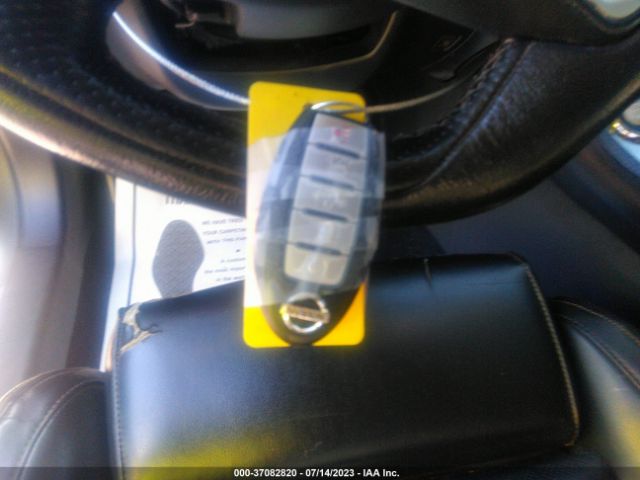 1N4AA6AP8JC384325 Nissan MAXIMA SV