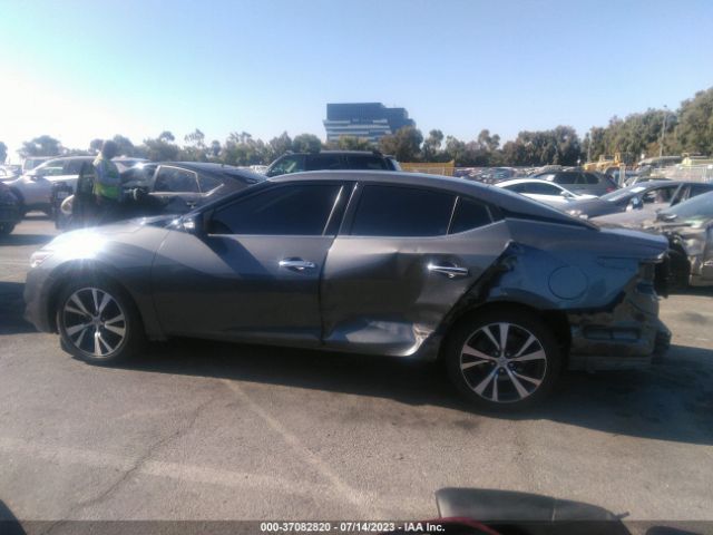 1N4AA6AP8JC384325 Nissan MAXIMA SV