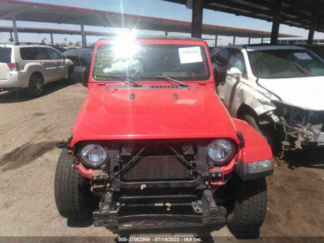 1C4HJXEN2LW213935 Jeep Wrangler Unlimited Sahara