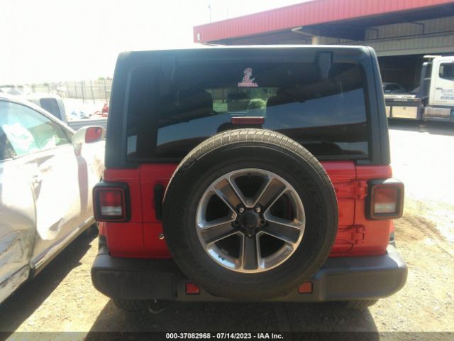 1C4HJXEN2LW213935 Jeep Wrangler Unlimited Sahara