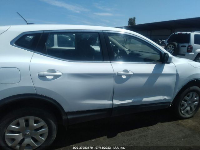 JN1BJ1CRXKW317857 Nissan Rogue Sport S
