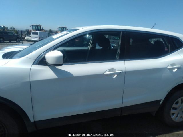 JN1BJ1CRXKW317857 Nissan Rogue Sport S