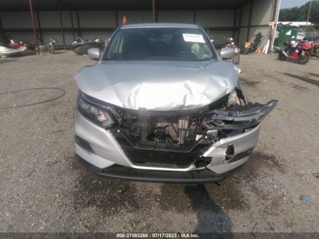 JN1BJ1AW0NW480885 Nissan Rogue Sport S