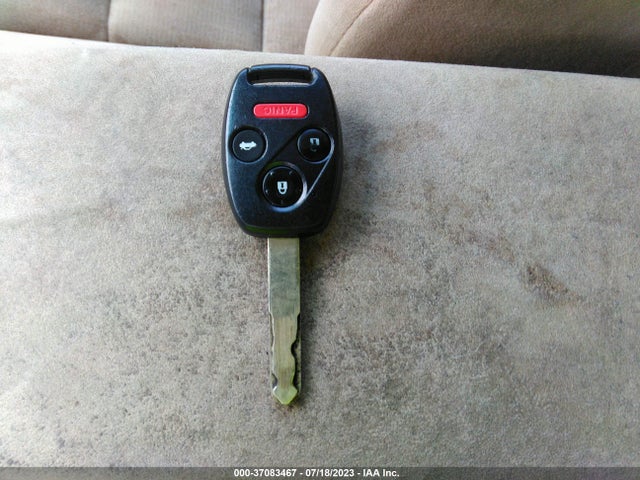 2005 HONDA ACCORD SDN LX VIN: 1HGCM56405A112972