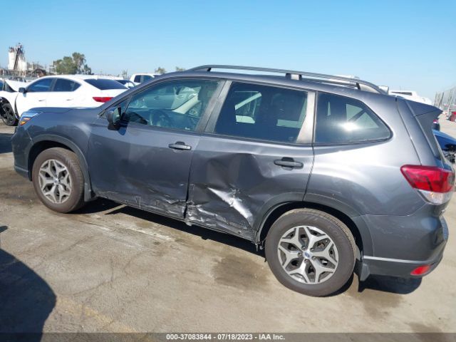 JF2SKAJC9LH418226 Subaru Forester Premium