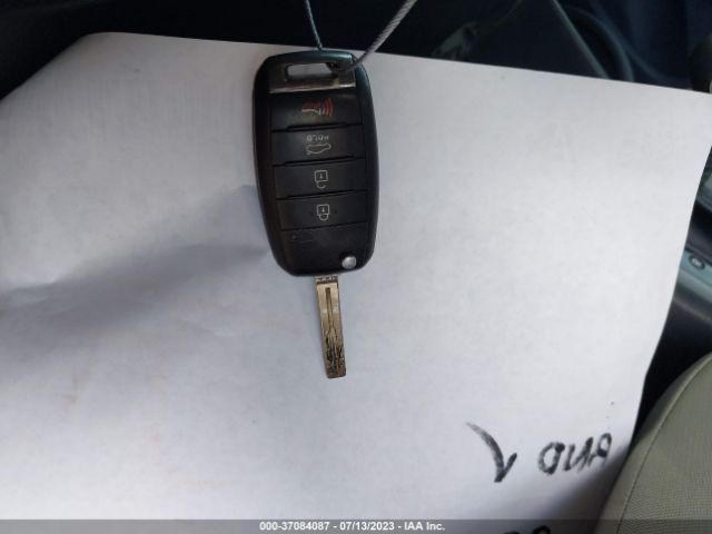 KNADM4A39E6353327 KIA RIO LX