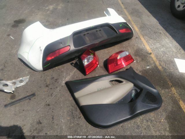 KNADM5A37E6406225 KIA RIO LX