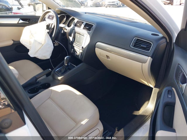 3VWDB7AJ2JM255921 Volkswagen Jetta 1.4t
