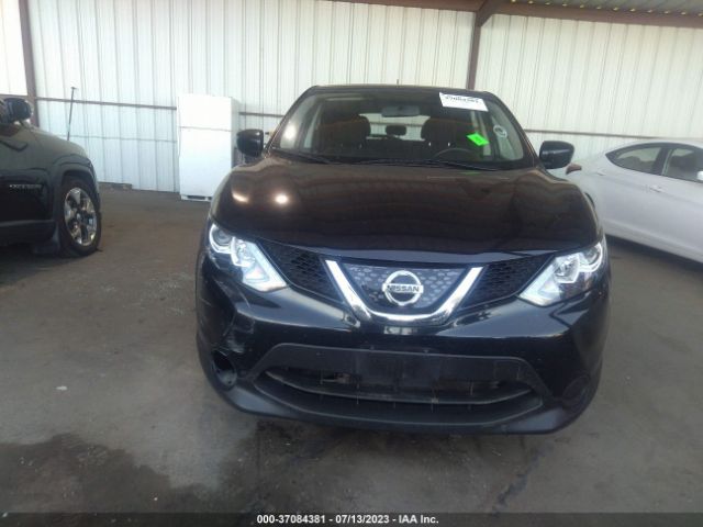 JN1BJ1CP3JW187918 Nissan Rogue Sport S