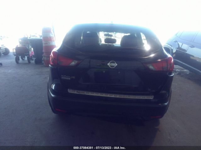 JN1BJ1CP3JW187918 Nissan Rogue Sport S