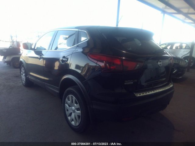 JN1BJ1CP3JW187918 Nissan Rogue Sport S