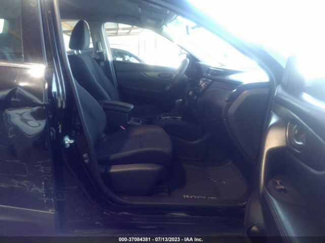 JN1BJ1CP3JW187918 Nissan Rogue Sport S