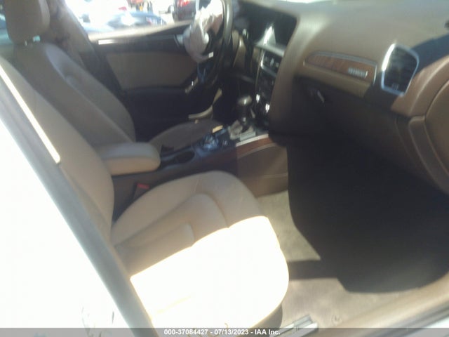 WAUBFAFL2GN015026 Audi A4 PREMIUM