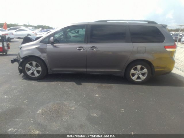 5TDKK3DC9ES433880 Toyota SIENNA LE